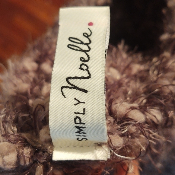 Simply Noelle Gray Fuzzy Circle Scarf/Snood - Picture 3 of 6